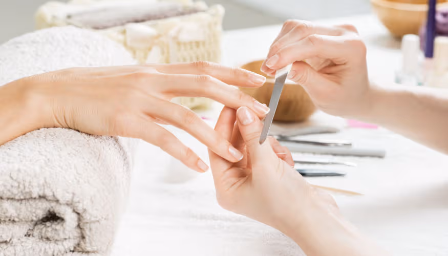 Bornova Manikürcü